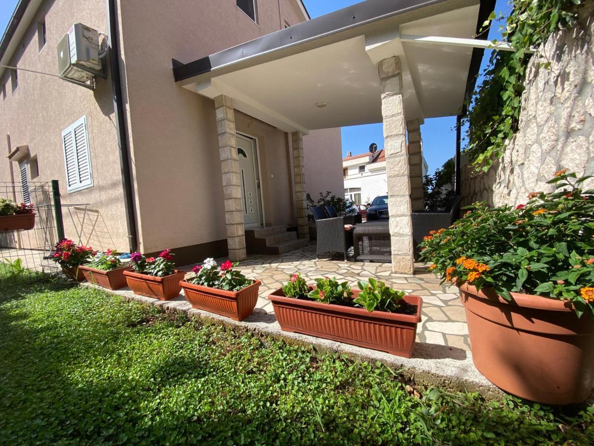 Momentera Apartments Kotor Exterior photo